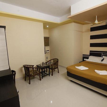 Hotel Kasi Inn Танджавур Экстерьер фото